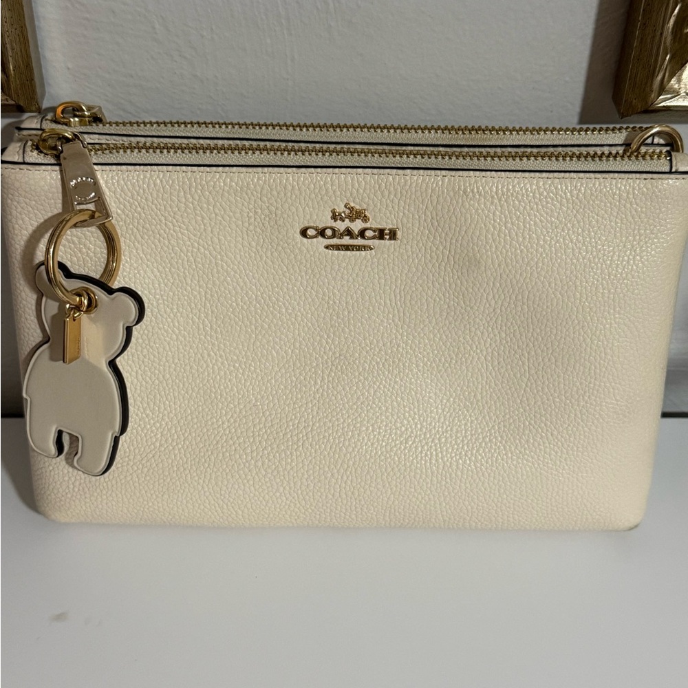 COACH Chalk Double Zip Lyla Purse/Wristlet Set with Bear Charm - Picture 2 of 16